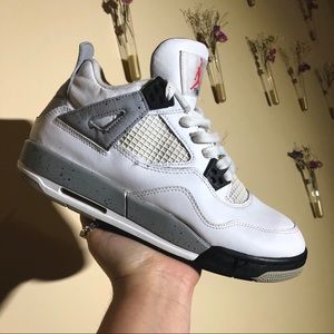 Nike Air Jordan 4 Retro ‘CEMENT’ OG bowling green